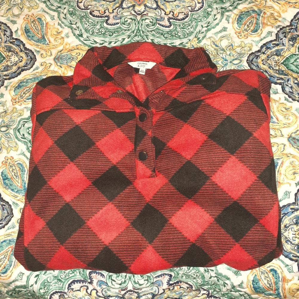 CROWN AND IVY PULLOVER SIZE XL